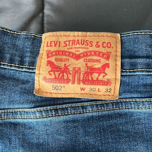 Levi’s 502 Taper Fit Medium Wash Jean Size 30 - Picture 2 of 8
